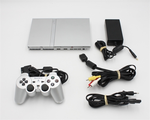 Playstation 2 - Slim - Silver - Konsol - SCPH-70004 - SNR FC4121758 (B Grade) (Genbrug)
